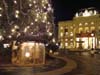 Рождественская елка перед Словацким народным театром в Братиславе