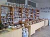 В магазине готовых изделий керамической фабрики в Модре