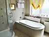 Ванная комната апартаментов Президент отеля Apollo**** в Братиславе