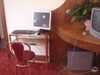 Рабочее место с выходом в интернет в холле отеля Bled*** в Риме