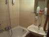 Ванная комната двухместного номера отеля Stefanie 4**** в Вене