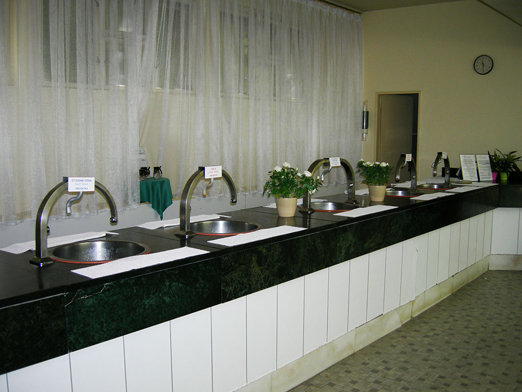 Питьевой павильон лечебной минеральной воды на курорте Лугачовице